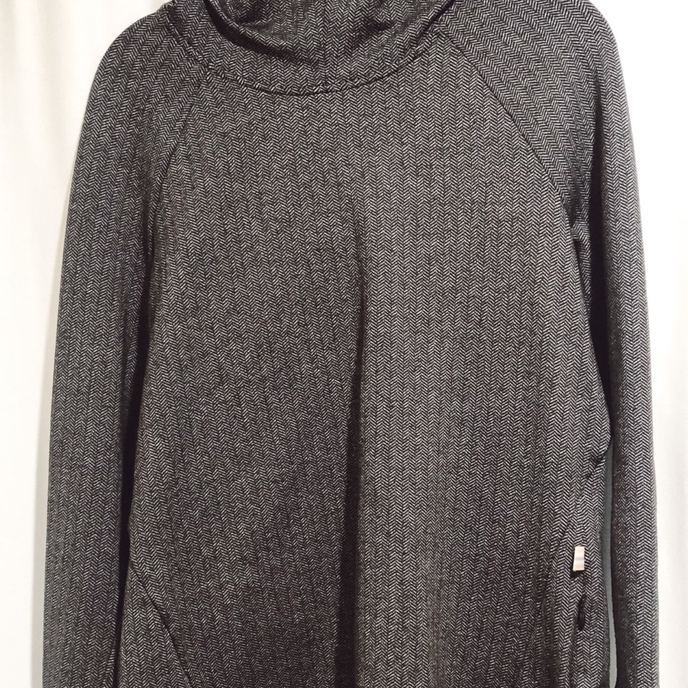 Workout pullover